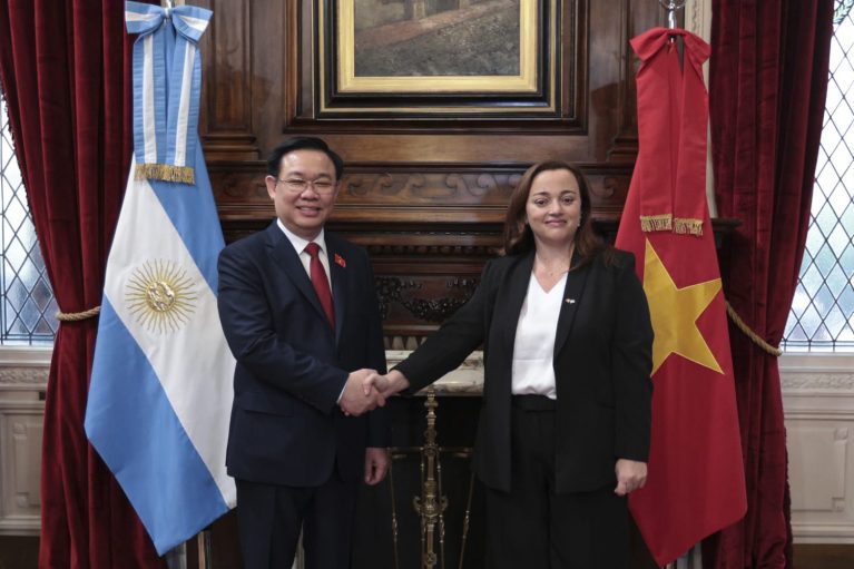 Cecilia Moreau Recibi A Su Par De Vietnam Para Promover La Cooperaci N