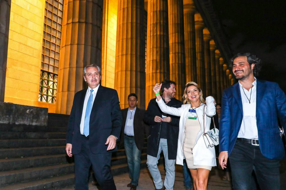 El debate en imágenes: quiénes acompañaron a los candidatos en la Facultad de Derecho