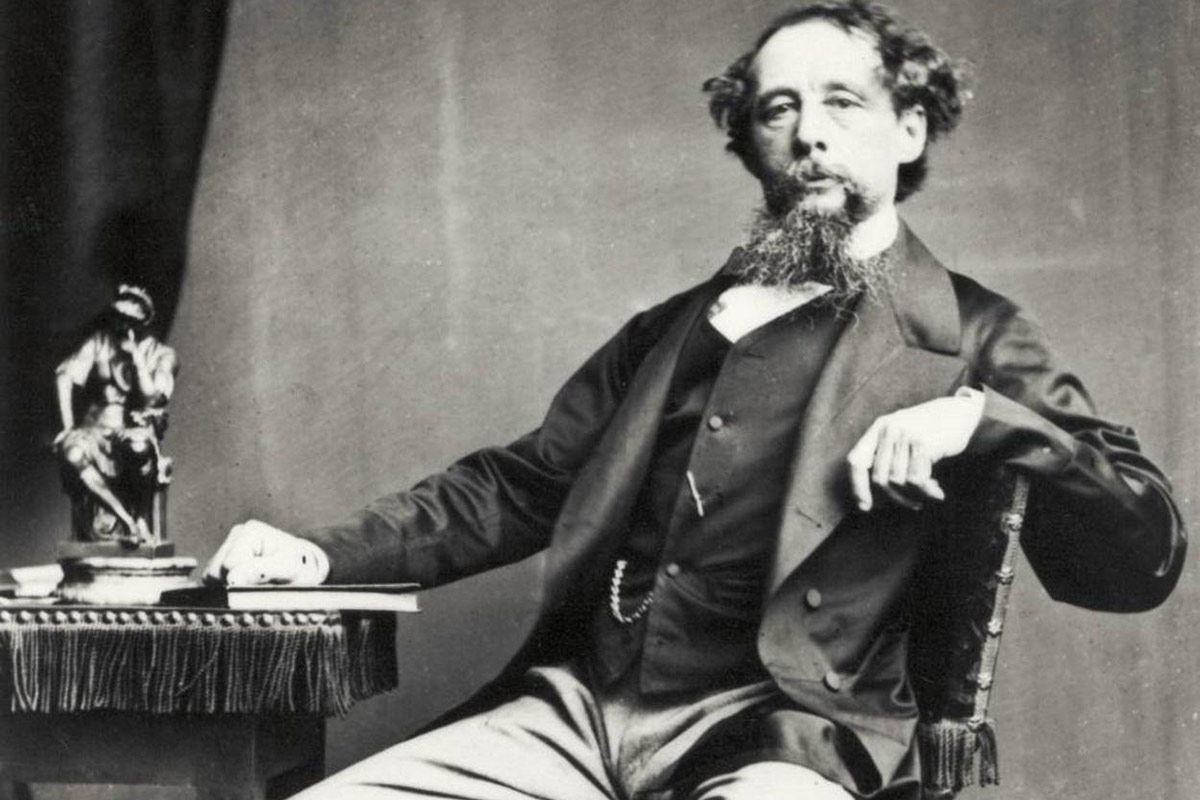 Charles Dickens: su casa-museo cumple 100 años y exhibe objetos y piezas