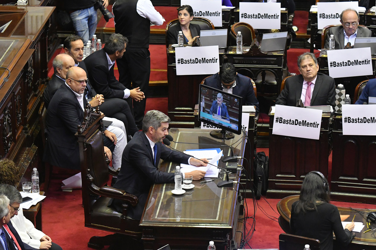 En tono electoral, Marcos Peña se presentó en Diputados: «Creo que no nos vamos a ir en diciembre»