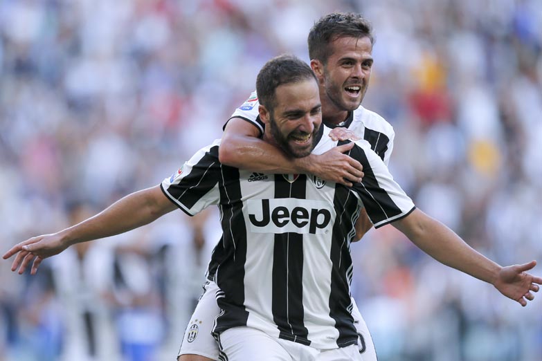 Higuaín arrancó con goles: marcó dos en su estreno en la Juventus