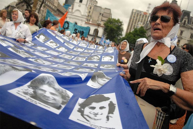 «El DNU de Macri es una ofensa para la memoria de los 30 mil desaparecidos»