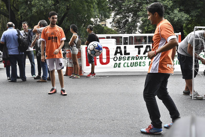 Copa Juanjo Aranguren: Clubes de barrio jugaron al fútbol en el ministerio de Energía