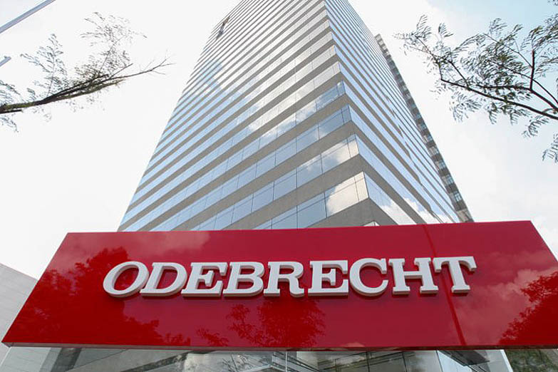 Por las coimas, el gobierno suspendió por un año a Odebrecht de la obra pública