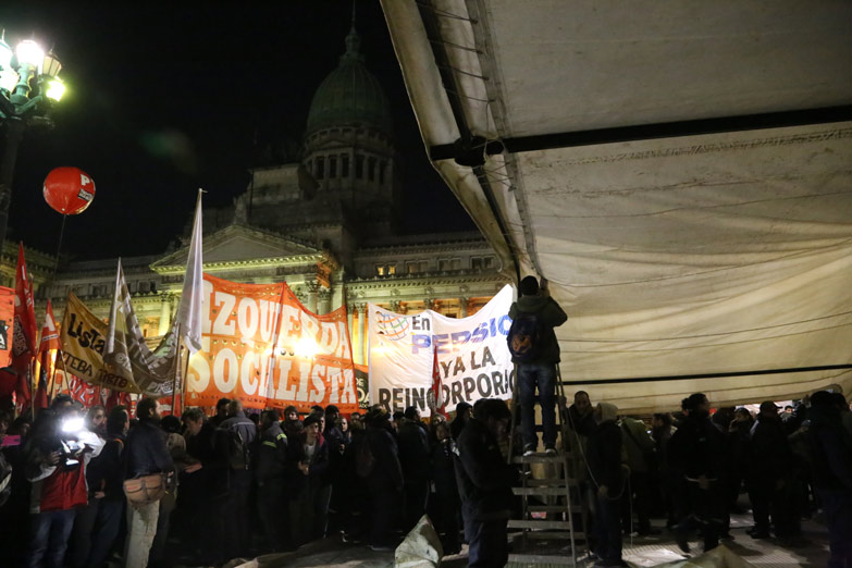 Masiva marcha en apoyo a los trabajadores despedidos de PepsiCo