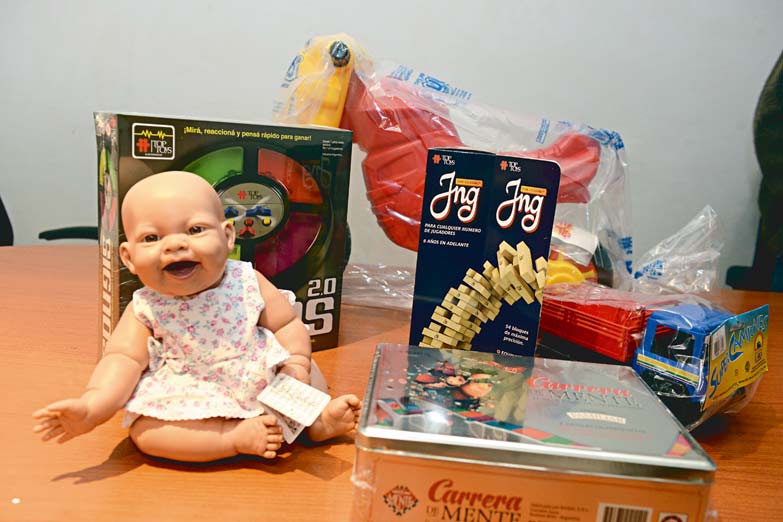 Día del Niño con regalos para los socios de Tiempo