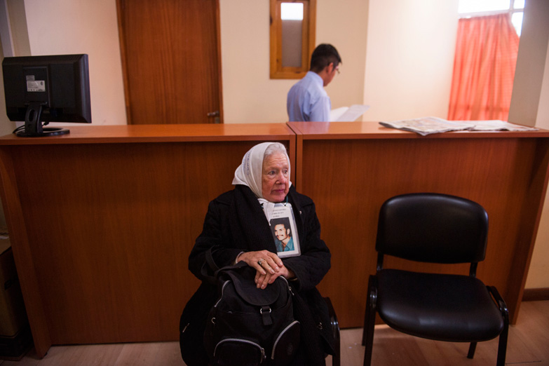 Madres de Plaza de Mayo, junto a los familiares en Esquel