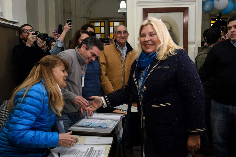 En fotos: el voto de candidatos y funcionarios