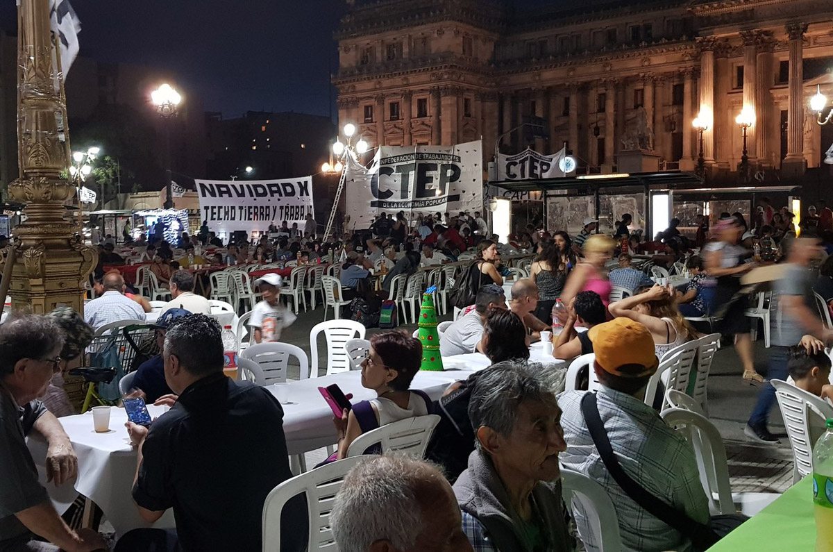 La CTEP pasó la Nochebuena en la Plaza de los Dos Congresos