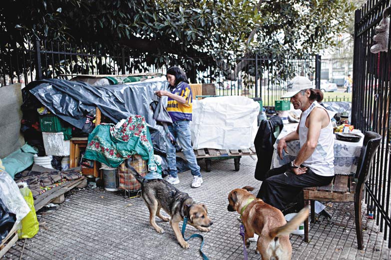 La mitad de los hogares tiene ingresos que no alcanzan a cubrir la canasta de pobreza