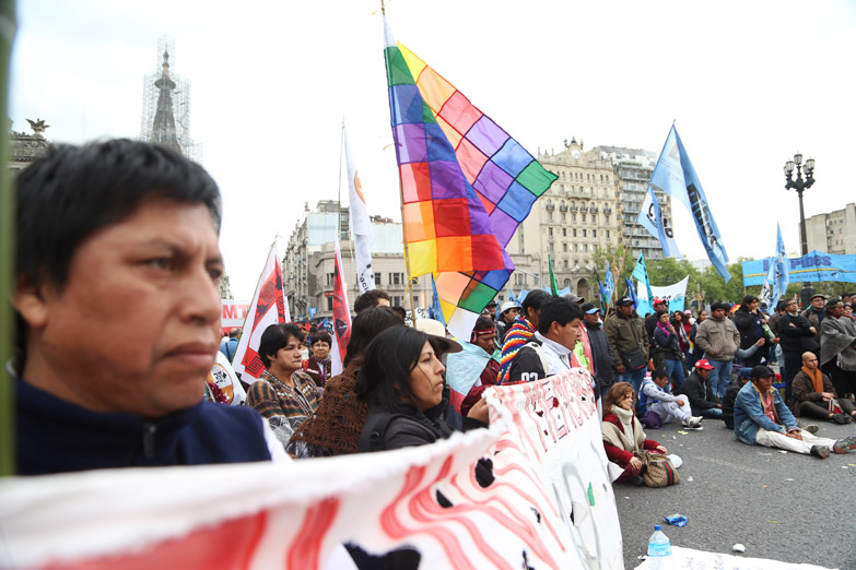 Atravesado por la desaparición de Santiago, el Senado aprobó la Ley de tierras