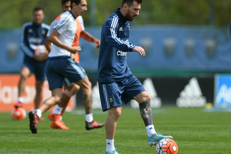 La Selección entrenó y viajó a Quito