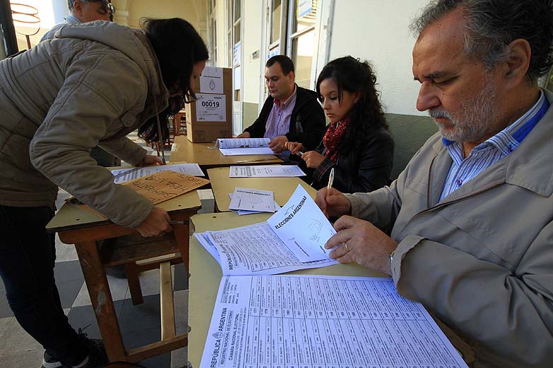 Cerraron los comicios, con más del 78% de participación