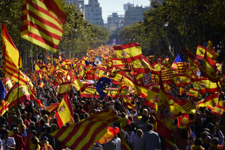 Decenas de miles de catalanes marcharon por la unidad