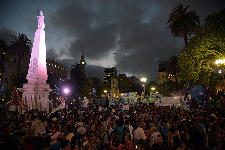 Multitudinaria marcha para repudiar el fallo