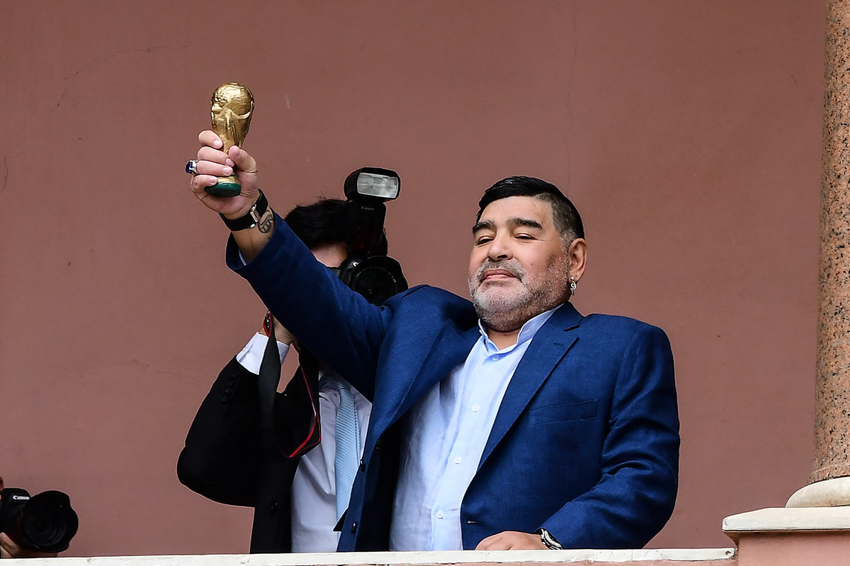 Maradona visitó a Alberto en la Rosada: «Qué Macri se vaya a vivir a Tailandia»