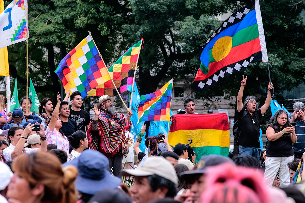 Masiva marcha y festival en Plaza de Mayo contra el golpe de Estado en Bolivia