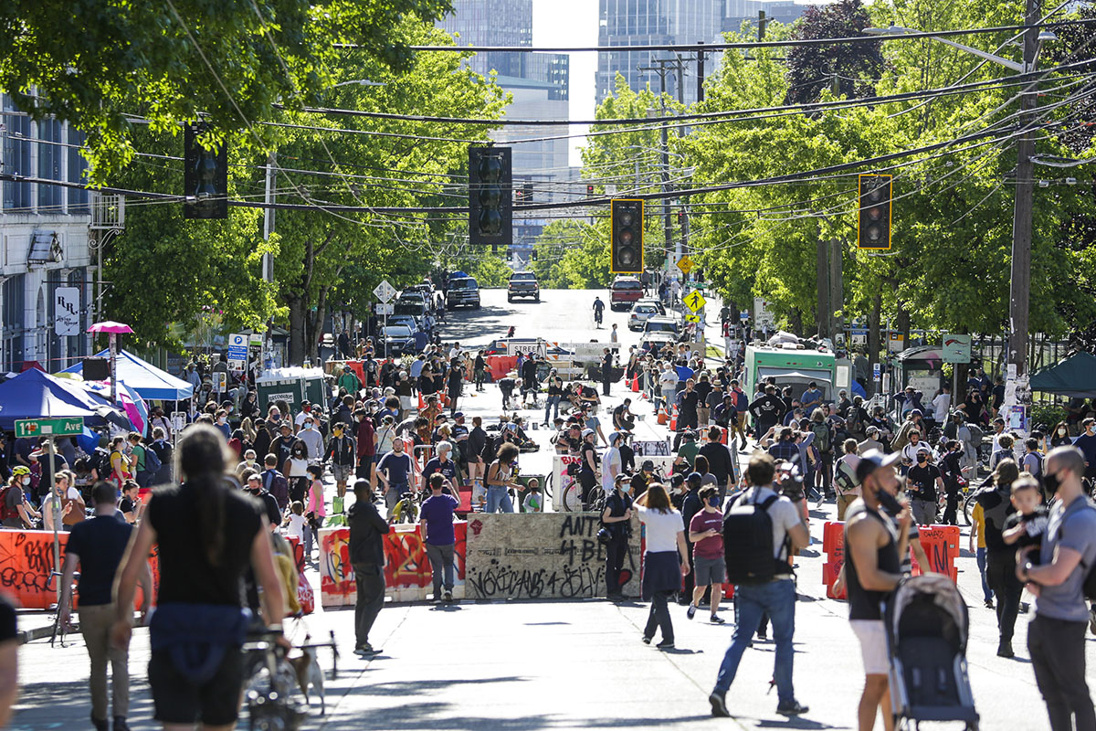 Trump arremete contra las protestas antirracistas tras una balacera en Seattle