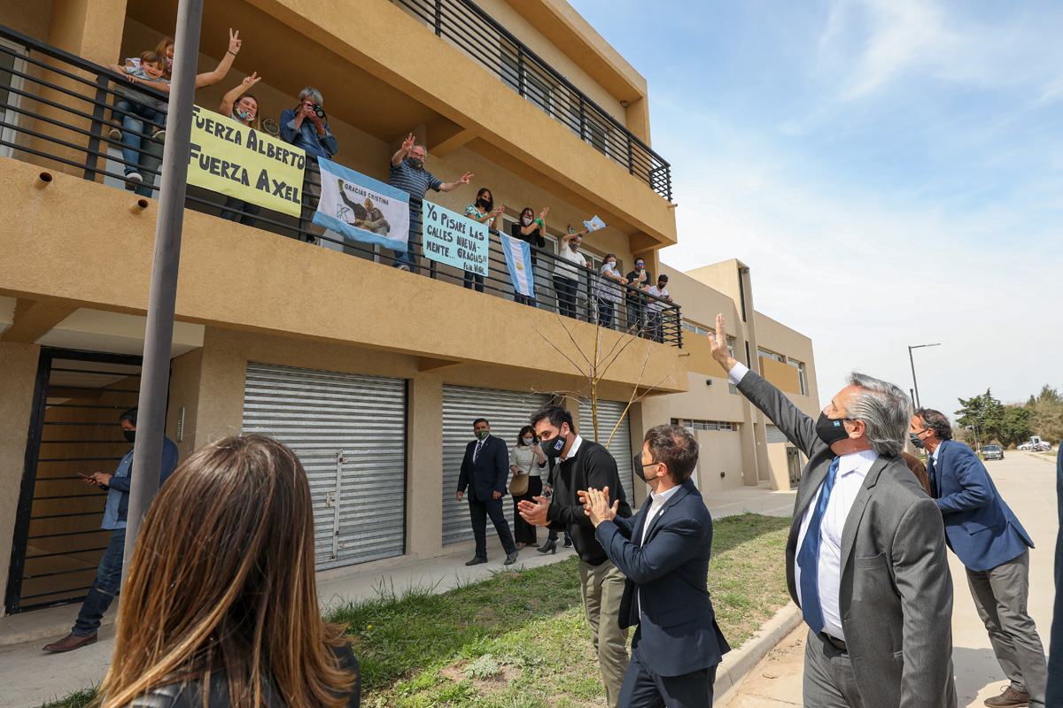 Alberto Fernández entregó 784 viviendas del Plan Procrear en cinco provincias