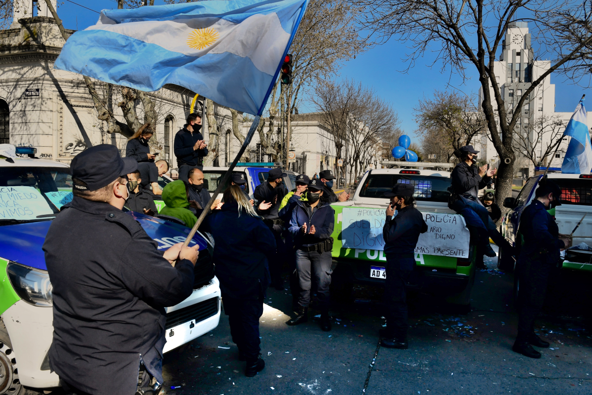 Tras los aumentos, se diluyen las protestas de policías bonaerenses