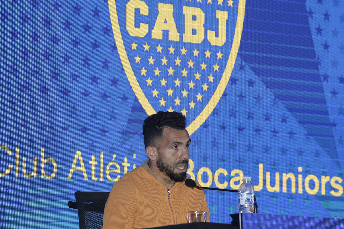 Entre lágrimas, Carlos Tevez anunció que deja Boca