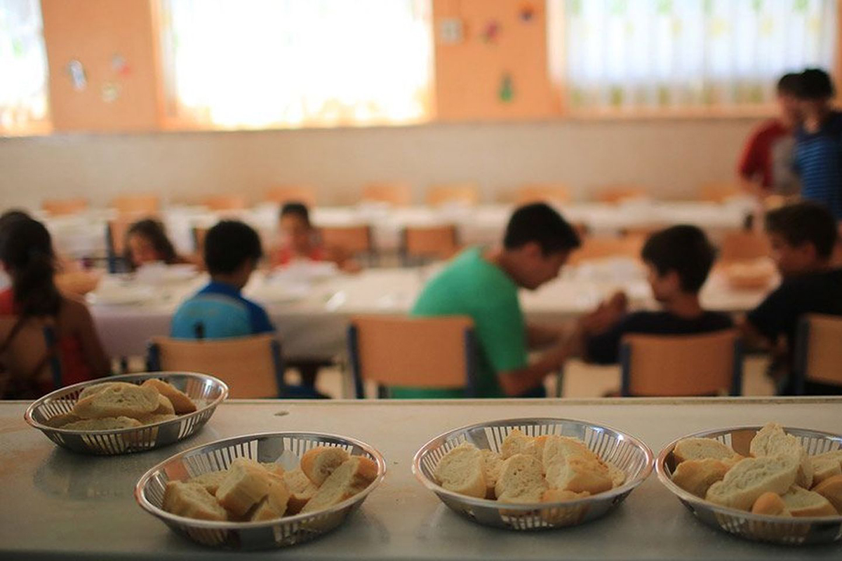 Provincia: reabren los comedores y analizan extender la jornada escolar a la vuelta de las vacaciones