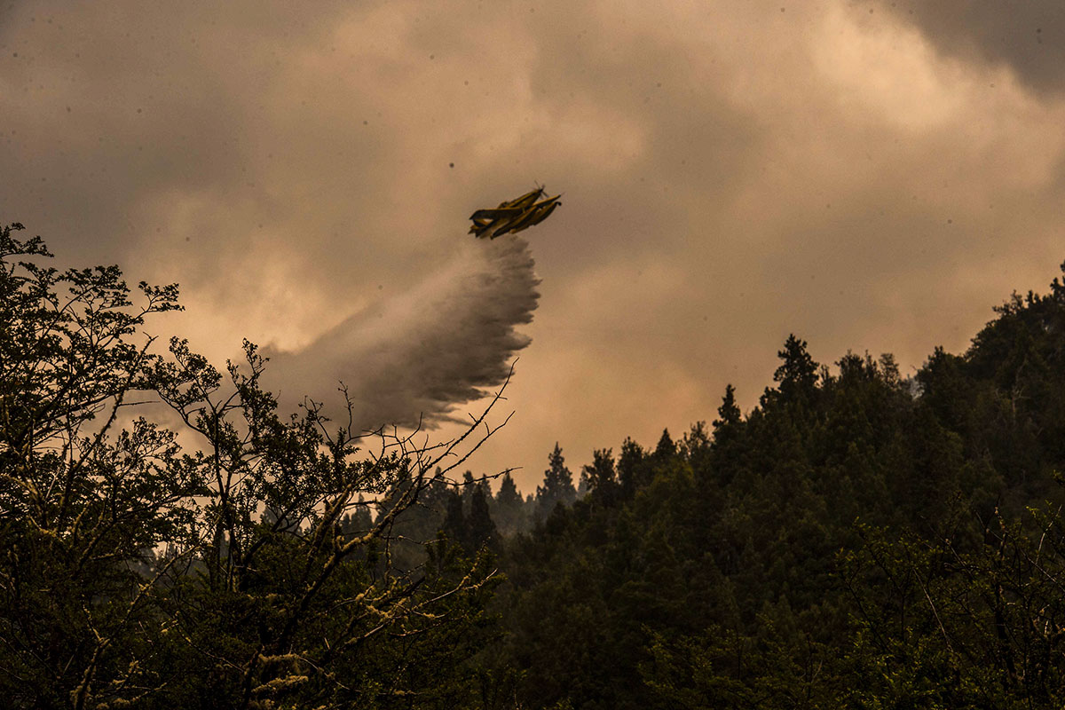 El humo de los incendios en el Parque Nacional Nahuel Huapi llegó a Bariloche