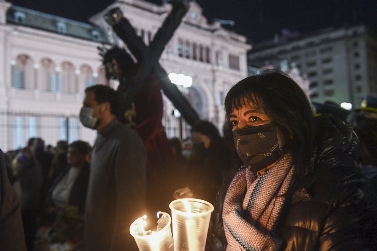 Después de dos años, volvió el tradicional Vía Crucis de CABA