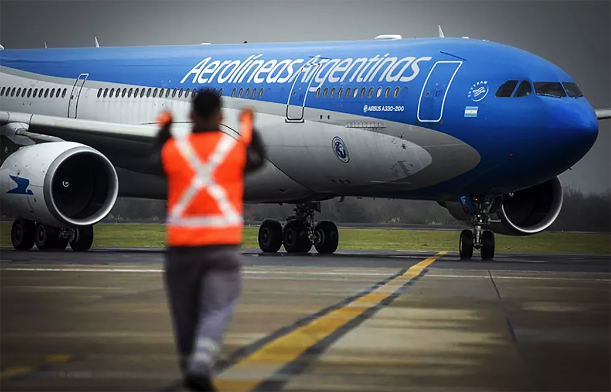 Los números que el gobierno calla para facilitar el desguace de Aerolíneas Argentinas