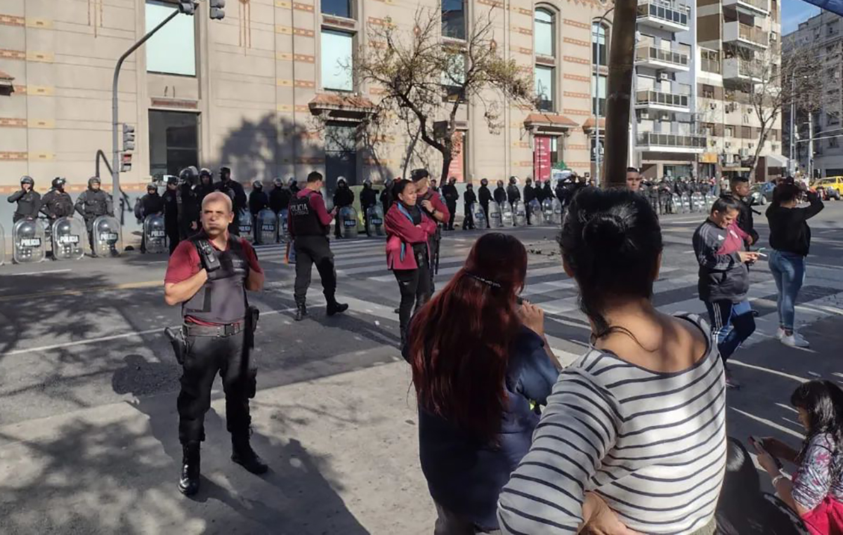 El movimiento de cartoneros exige la liberación de trece compañeros detenidos