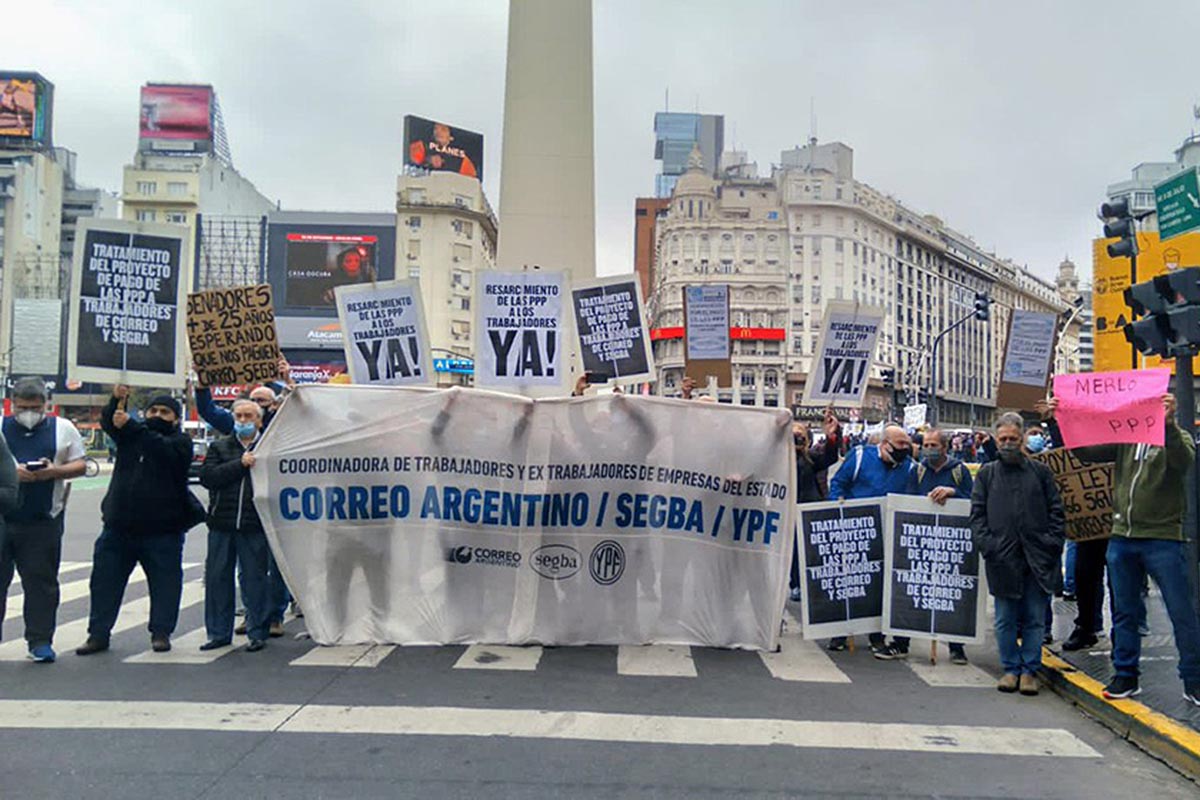 Extrabajadores de empresas privatizadas en los 90 se movilizaron para exigir el pago de la Propiedad Participada