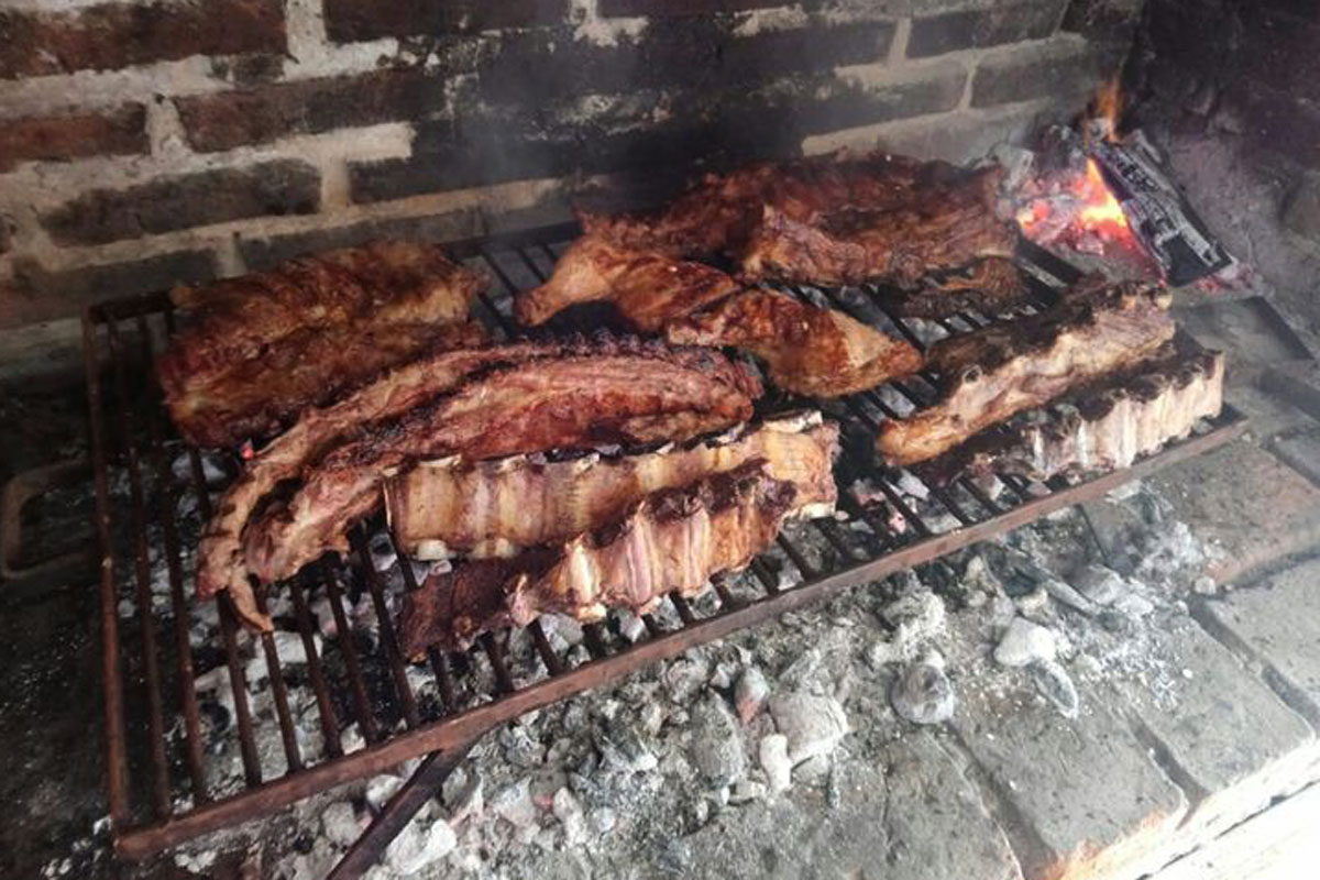 Sábado en el Mercado Central: venden asado a $ 3575 por pocas horas