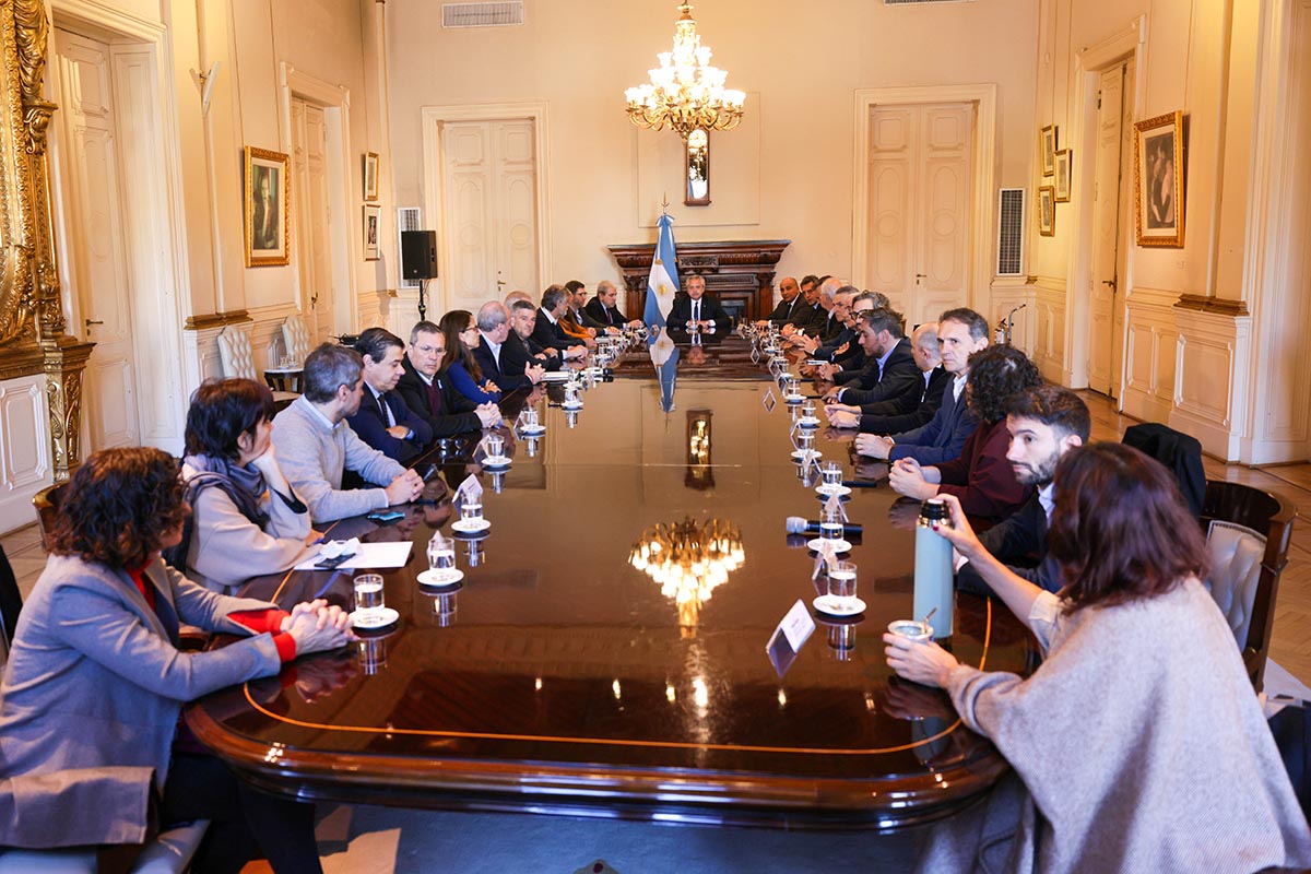 El presidente encabezó una reunión de gabinete tras intento de magnicidio