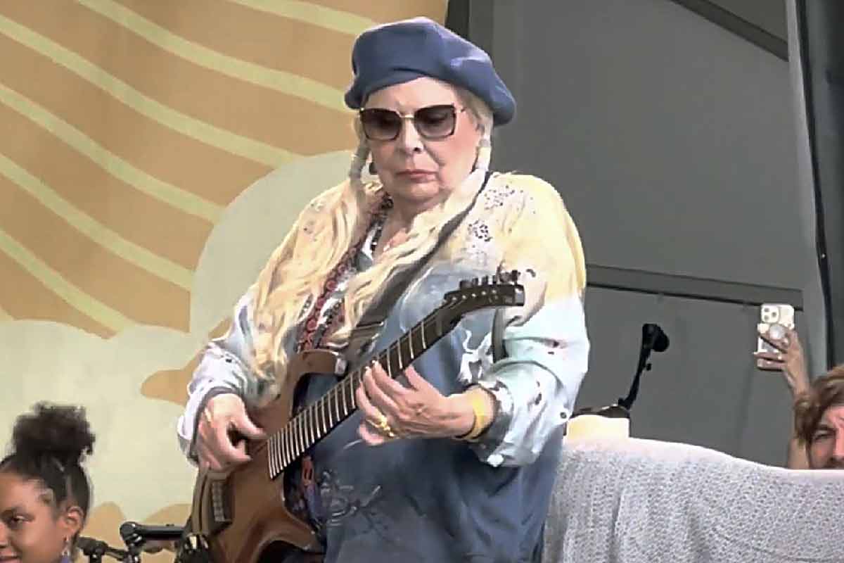 Lucha y vuelve: Joni Mitchell regresa a los escenarios después de 20 años