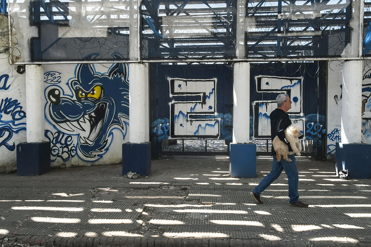 Estudiantes de La Plata pide justicia por el hincha de Gimnasia muerto