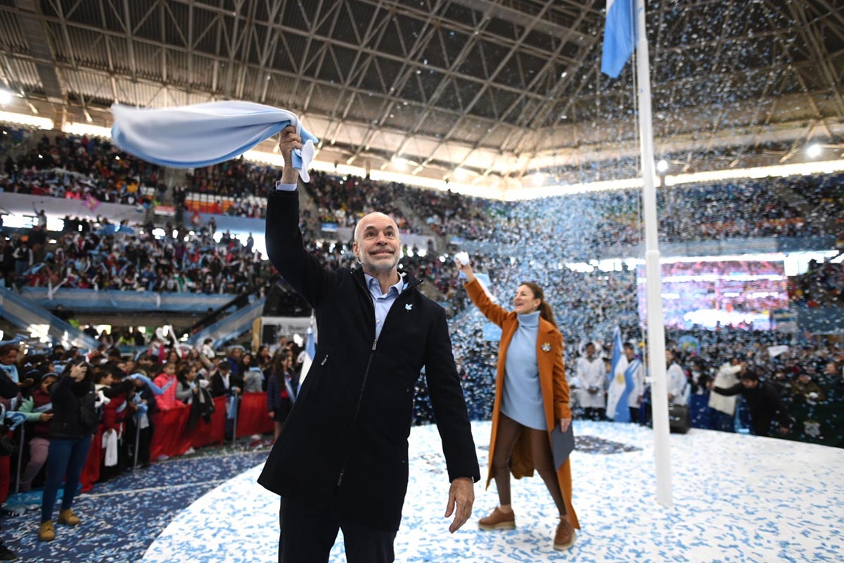 Familias denuncian que Larreta transformó la Promesa a la Bandera de sus hijos en un acto de campaña