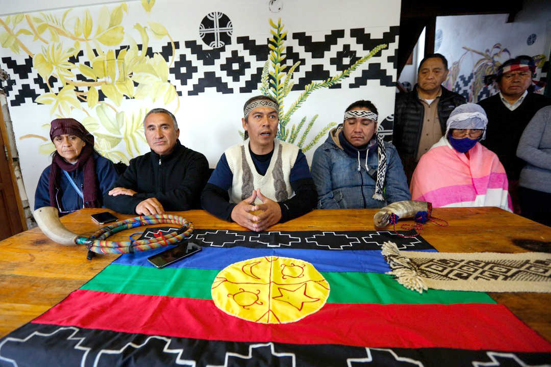 Un empresario forestal que recibió múltiples beneficios del gobierno de Río Negro busca desalojar a una comunidad mapuche