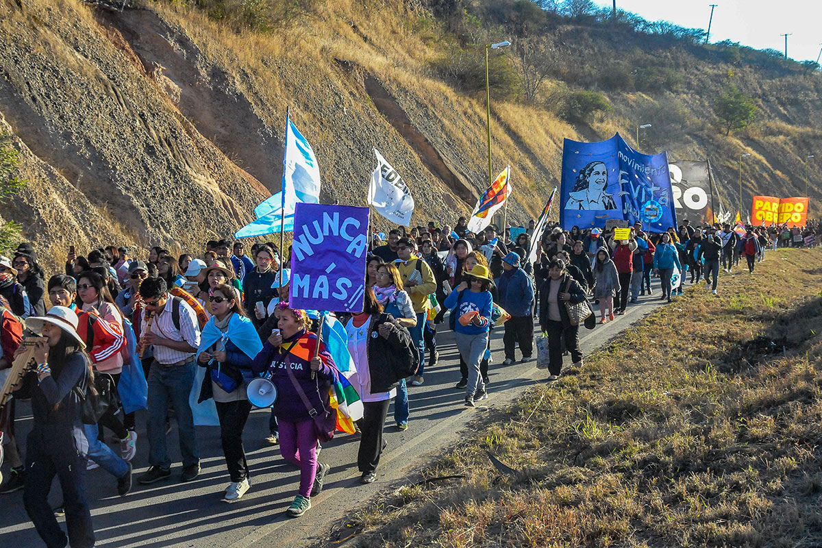 Pueblos originarios de Jujuy iniciaron una marcha desde La Quiaca a Buenos Aires contra la reforma de Morales