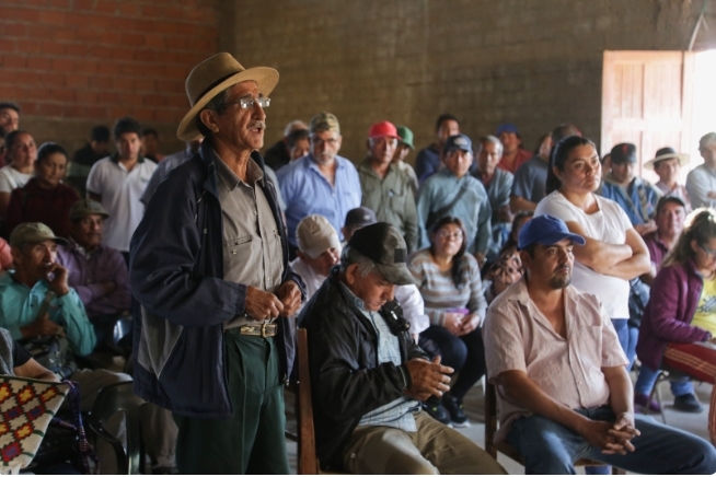 El gobierno anunció inversiones para la relocalización de las familias campesinas