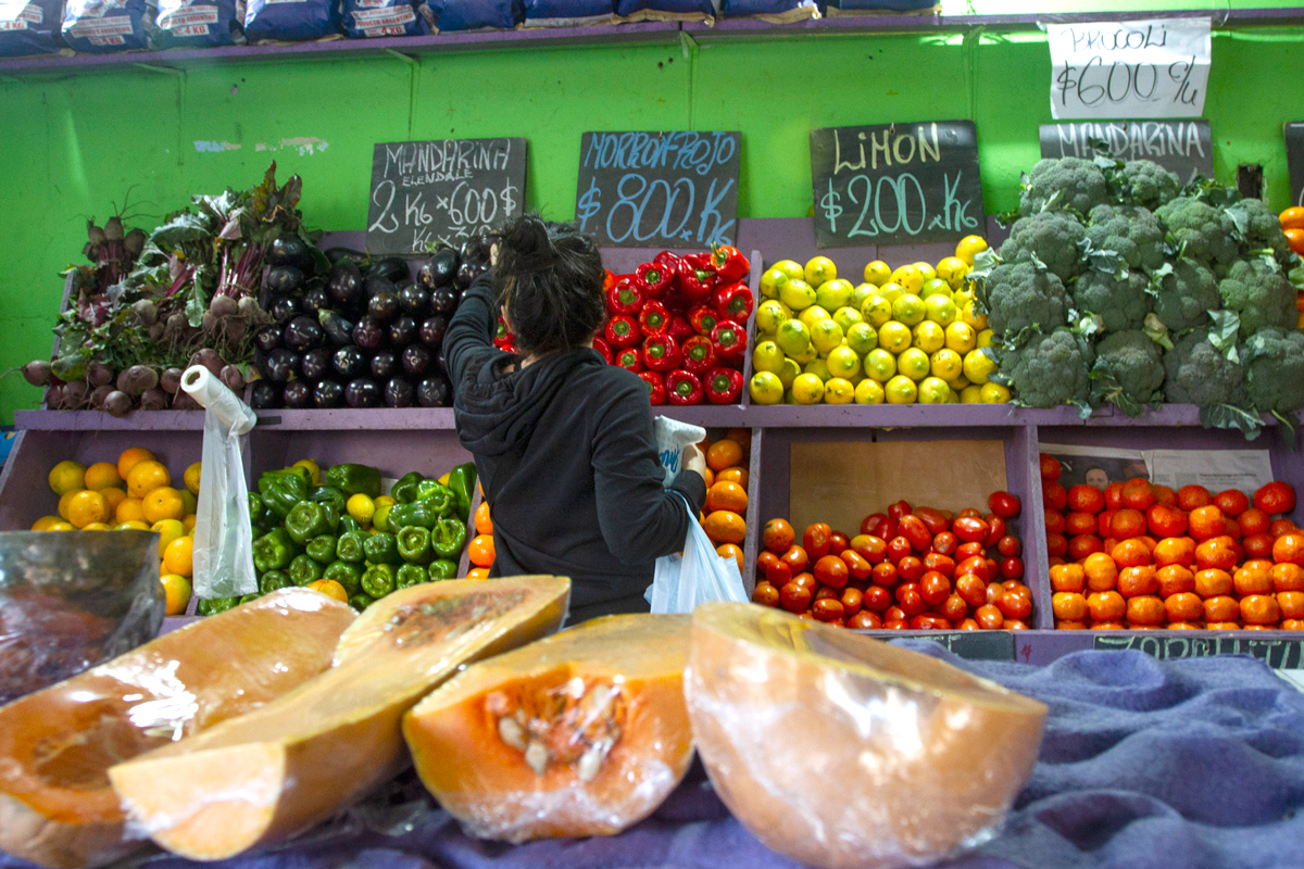 Se derrumbó 20,5% la compra de alimentos en negocios del conurbano bonaerense