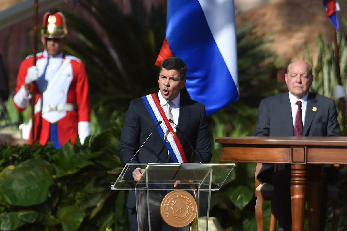 Santiago Peña asumió como nuevo presidente de Paraguay