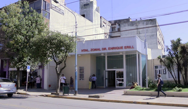 Con un microscopio de avanzada, extirpan un tumor en el cráneo a una mujer en un hospital público