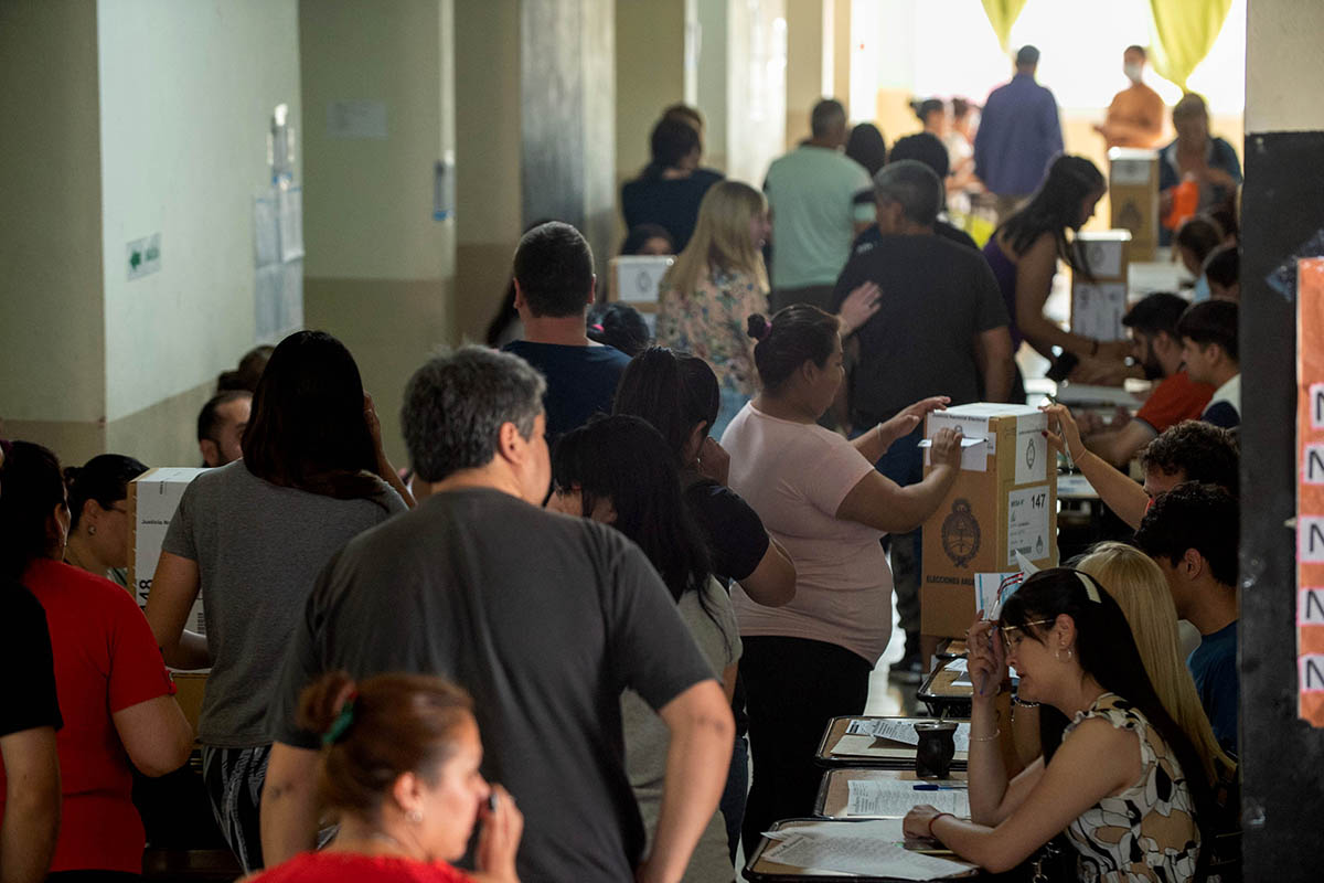 Participación: votó el 74 % del padrón, un porcentaje que supera al de las PASO