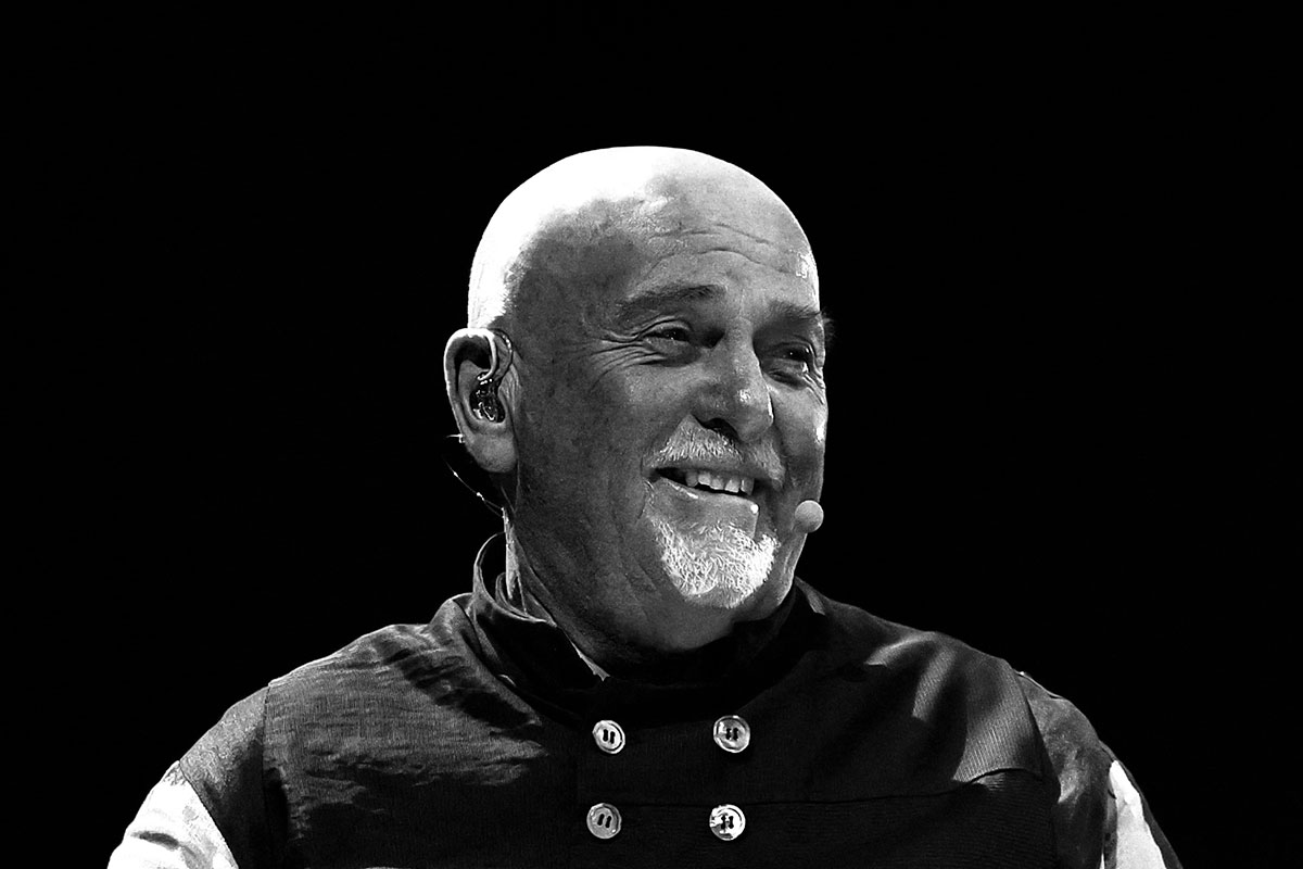 Peter Gabriel lanza “i/o”, su nuevo álbum de estudio en 21 años