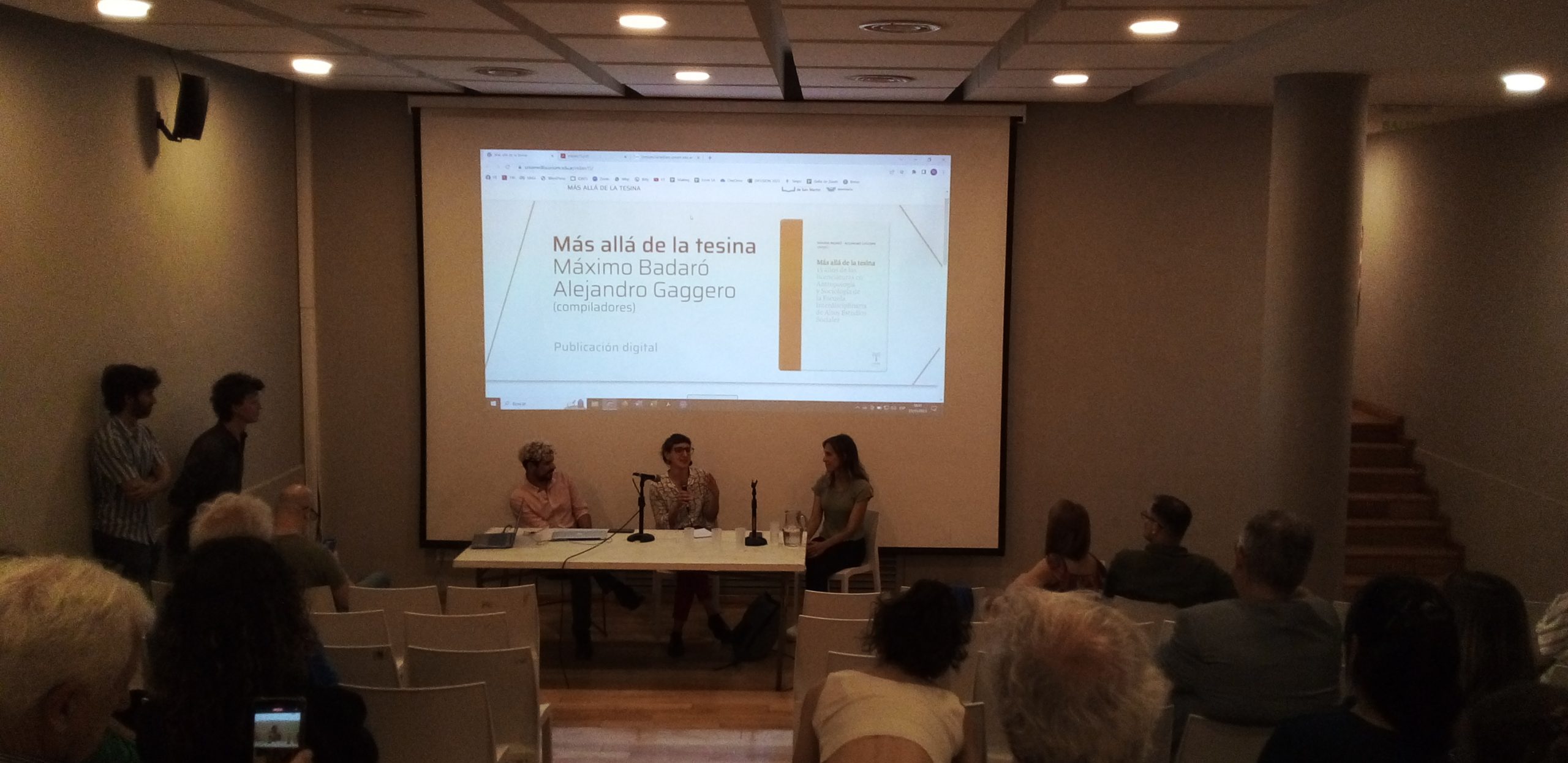 Presentaron el libro «Más allá de la tesina», en el 15° aniversario de IDAES