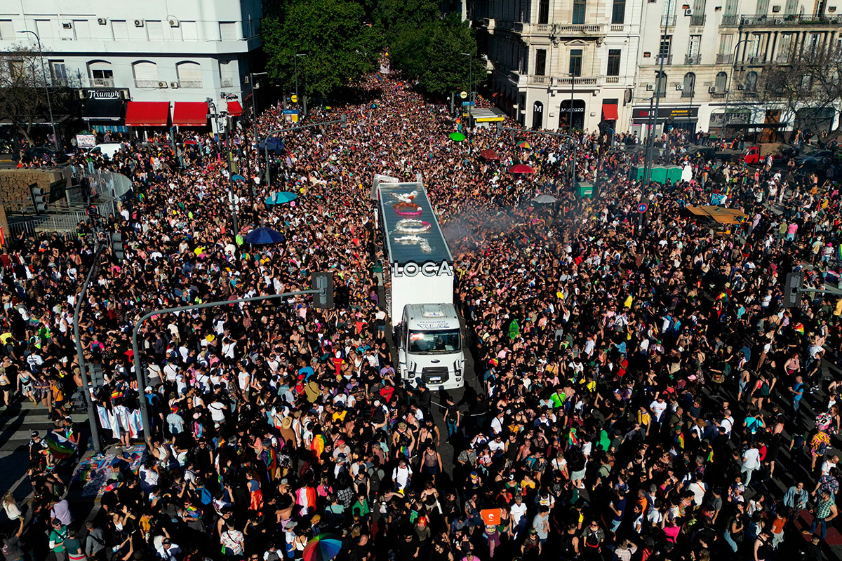 El Orgullo LGBT salió a defender sus derechos en las calles