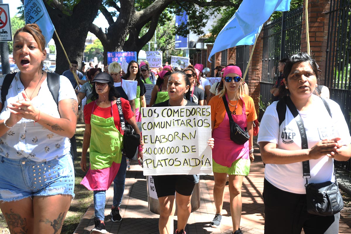 Somos Barrios de Pie realizó su quinta protesta ante la Quinta de Olivos por alimentos
