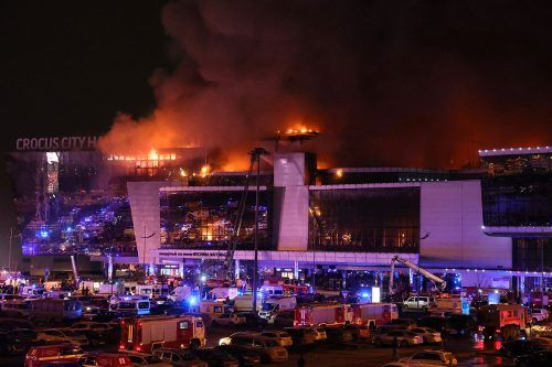 Ataque terrorista en Moscú: tiroteo e incendio en un concierto deja 133 muertos