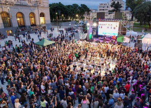 Más de 20 mil personas disfrutaron del Festival Arde y le dijeron no a los despidos y al ataque a la cultura