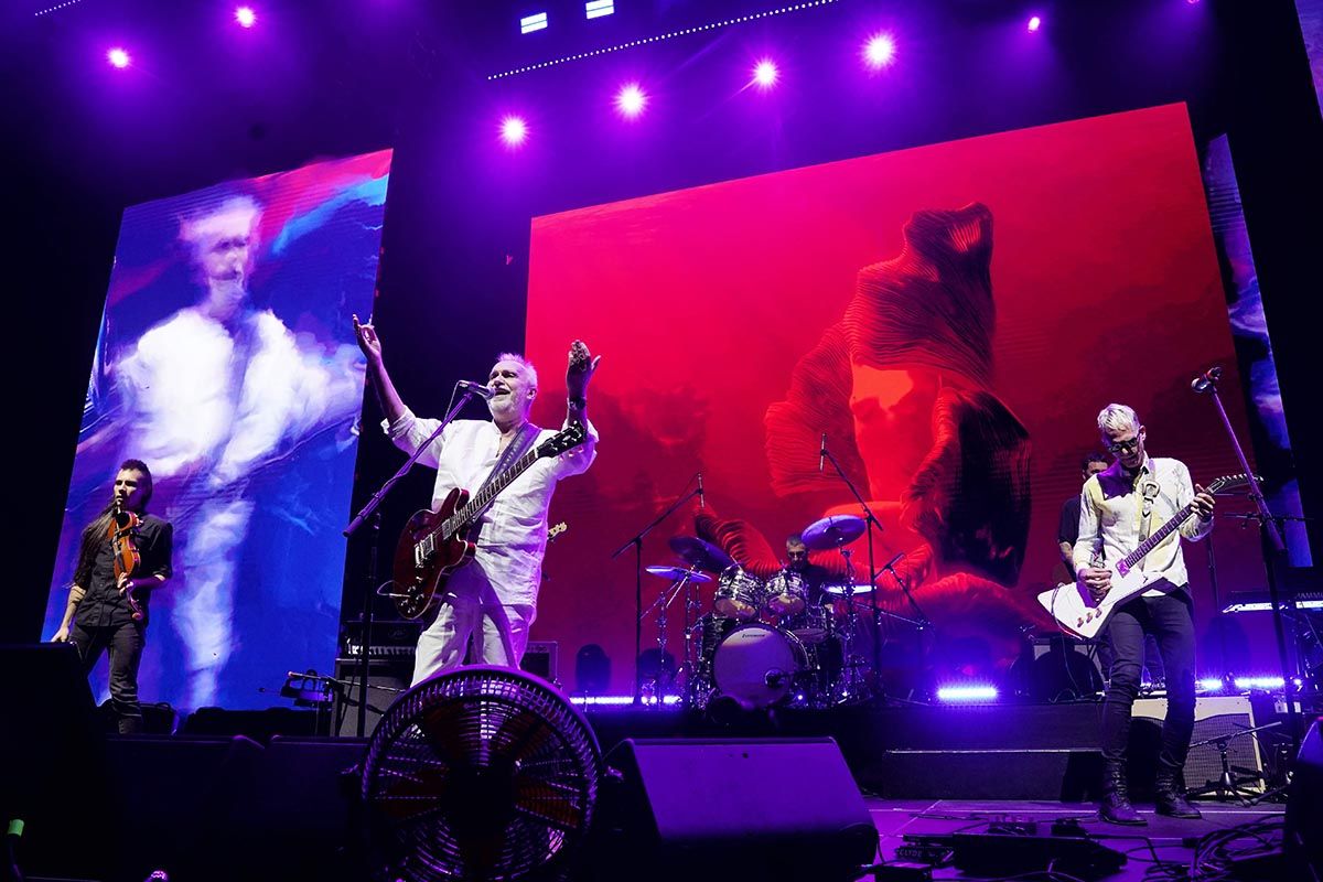 David Lebón dio un show de casi tres horas en el Movistar Arena y sigue extendiendo el mejor momento de su carrera